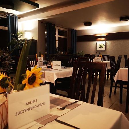 Bialy Orzel Aparthotel Przemyśl Exterior foto