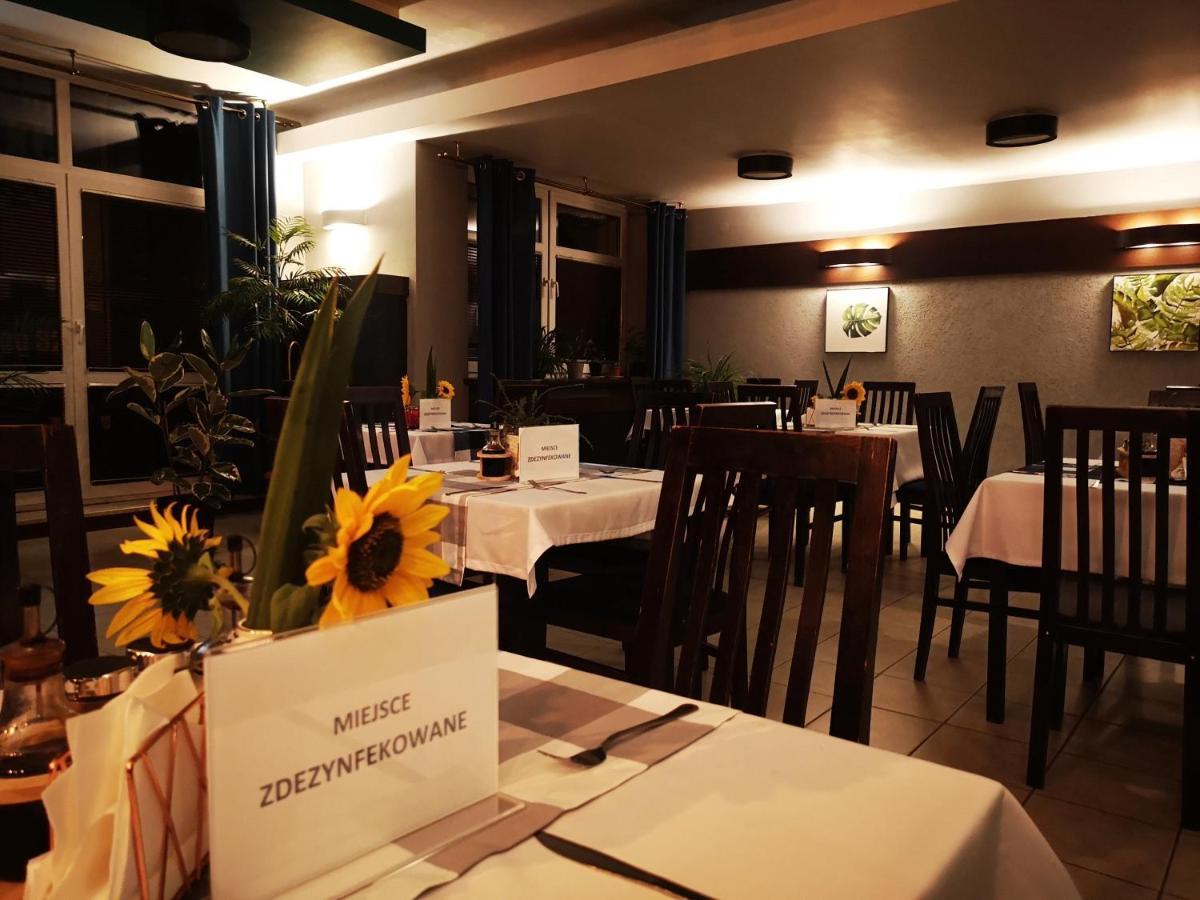Bialy Orzel Aparthotel Przemyśl Exterior foto