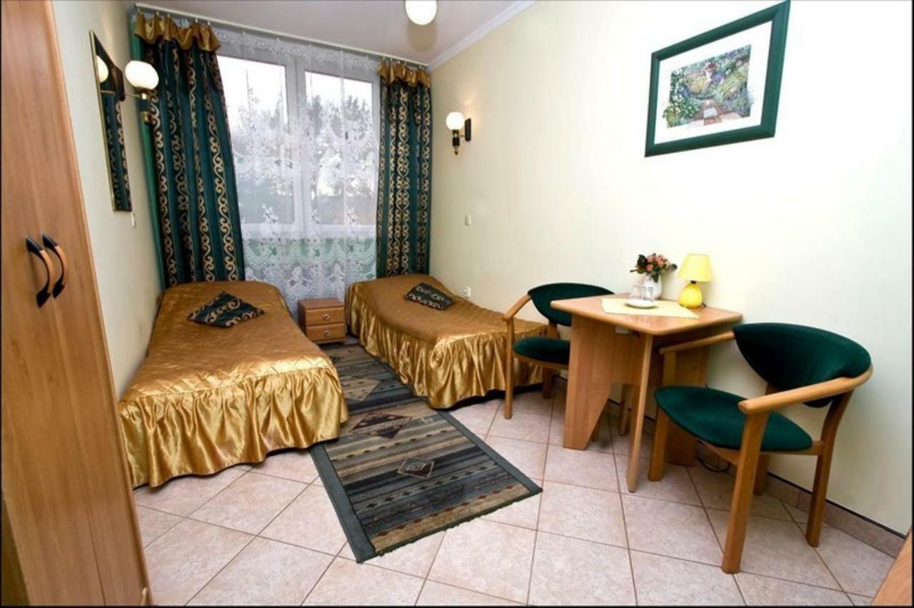Bialy Orzel Aparthotel Przemyśl Exterior foto