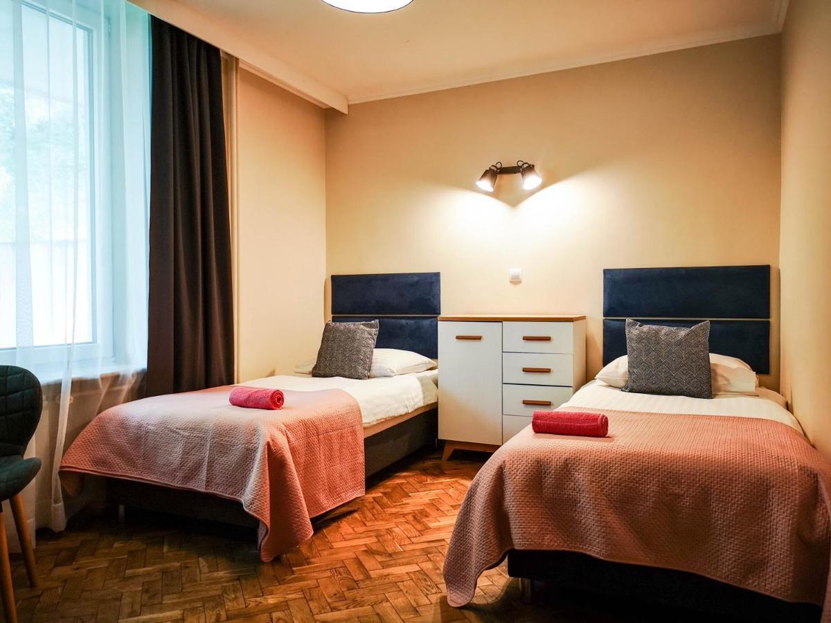 Bialy Orzel Aparthotel Przemyśl Exterior foto